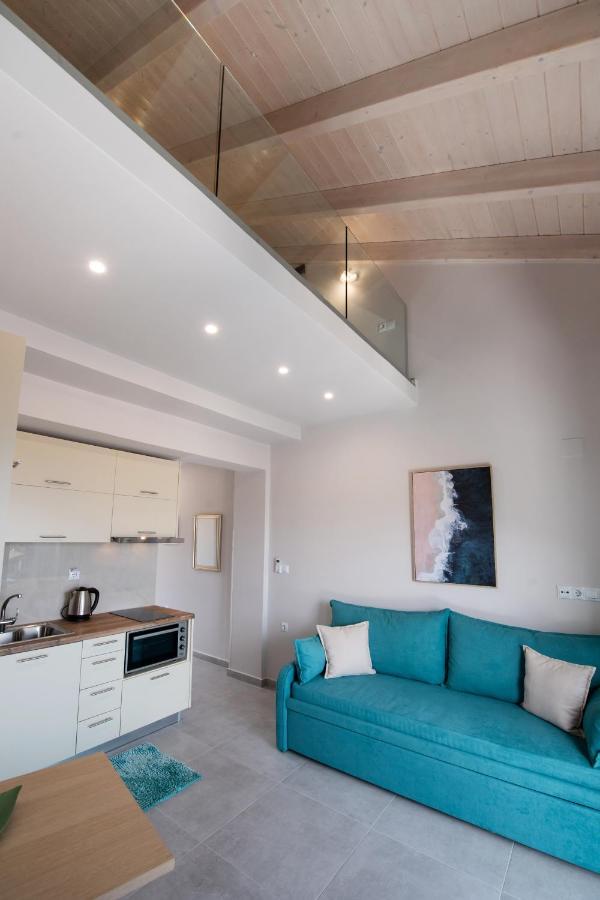 Above Blue Maisonettes Grey Diamond Nikiana Ngoại thất bức ảnh