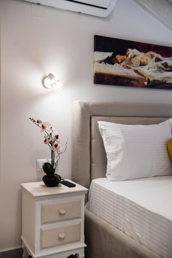 Above Blue Maisonettes Grey Diamond Nikiana Ngoại thất bức ảnh
