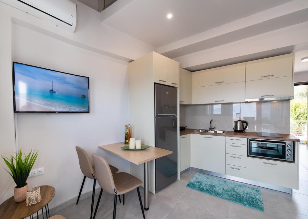 Above Blue Maisonettes Grey Diamond Nikiana Ngoại thất bức ảnh