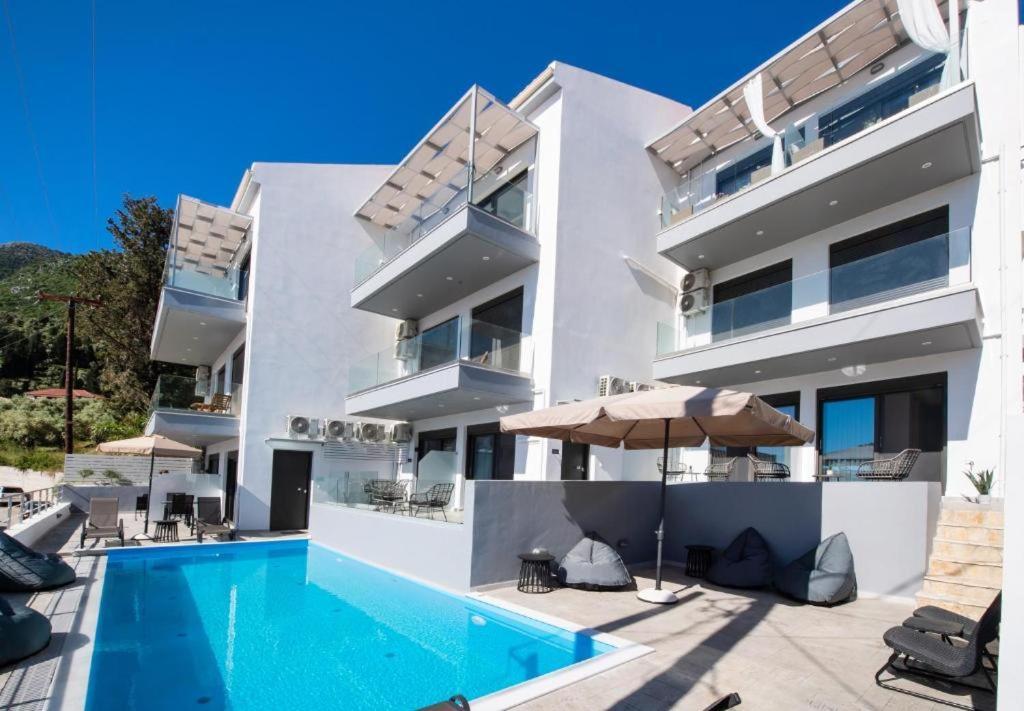Above Blue Maisonettes Grey Diamond Nikiana Ngoại thất bức ảnh